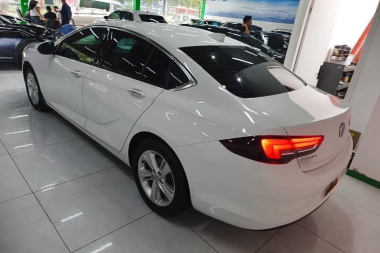 Used Buick Regal 2017 20T Elite Edition Rear Left 45 Deg