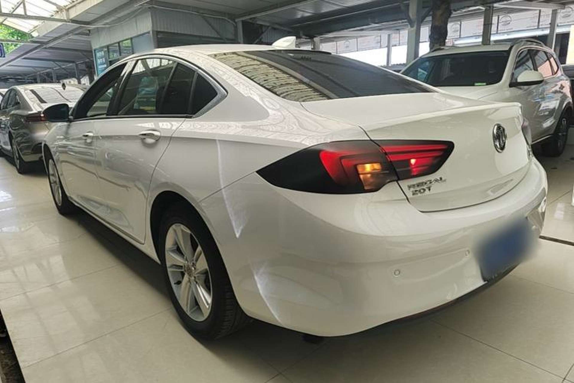 Used Buick Regal 2017 20T Elite Edition Rear Left 45 Deg