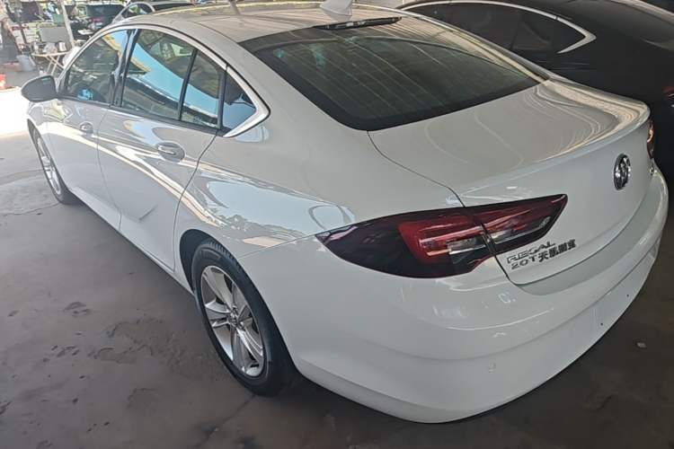 Used Buick Regal 2017 20T Elite Edition Rear Left 45 Deg