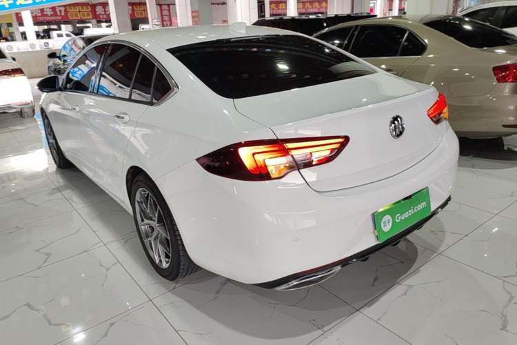 Used Buick Regal 2017 20T Elite Edition Rear Left 45 Deg