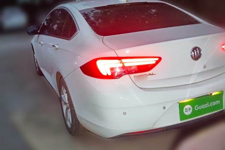 Used Buick Regal 2017 20T Elite Edition Rear Left 45 Deg