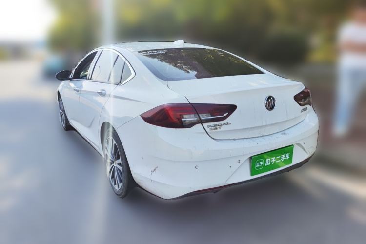 Used Buick Regal 2017 28T Luxury Edition Rear Left 45 Deg
