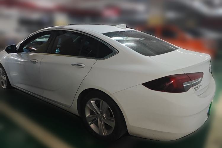 Used Buick Regal 2017 20T Elite Edition Rear Left 45 Deg
