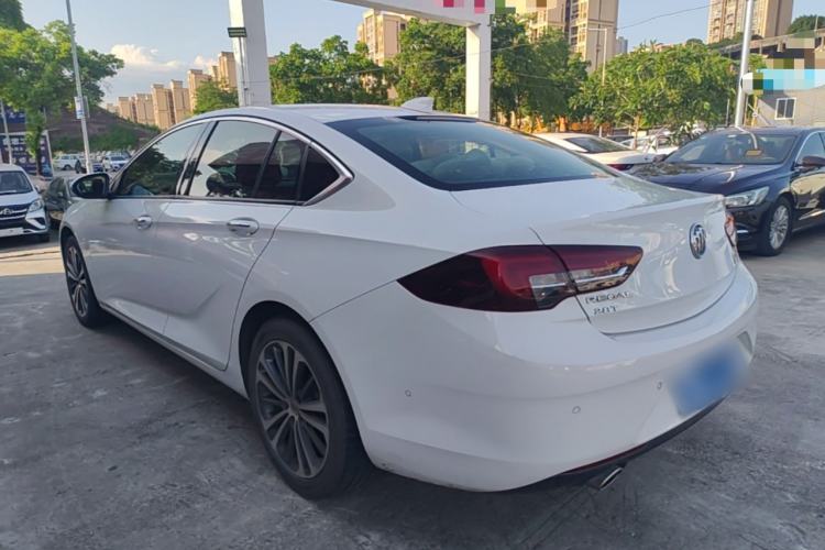 Used Buick Regal 2017 28T Luxury Edition Rear Left 45 Deg