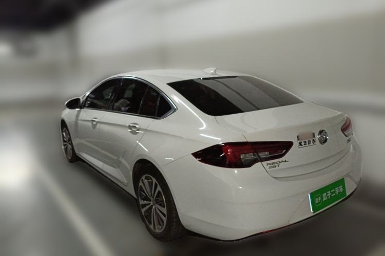 Used Buick Regal 2017 28T Luxury Edition Rear Left 45 Deg