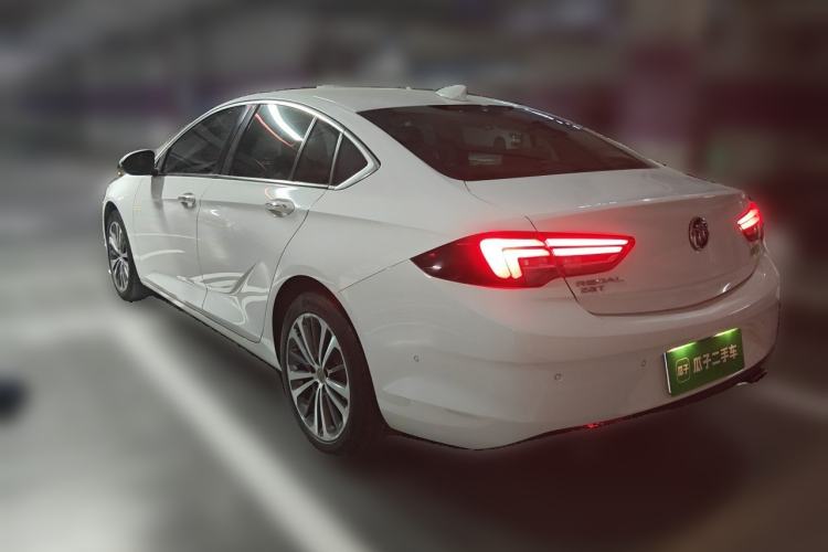 Used Buick Regal 2017 28T Luxury Edition Rear Left 45 Deg