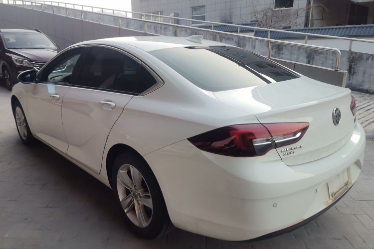Used Buick Regal 2017 20T Elite Edition Rear Left 45 Deg
