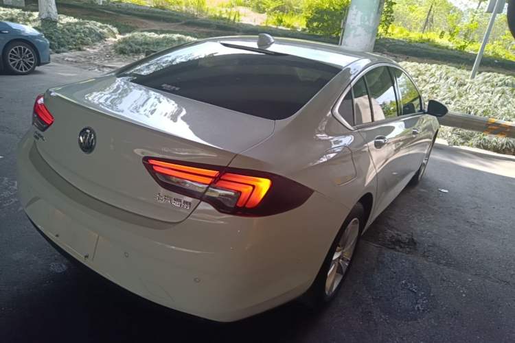 Used Buick Regal 2017 20T Luxury Model Rear Right 45 Deg