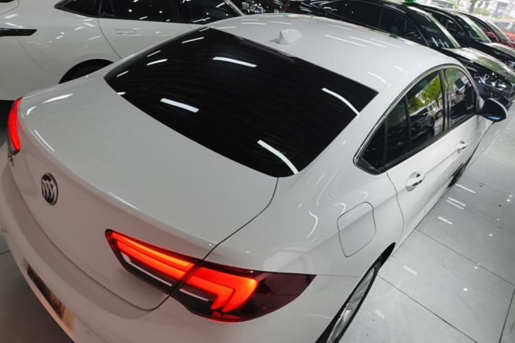 Used Buick Regal 2017 20T Elite Edition Rear Right 45 Deg