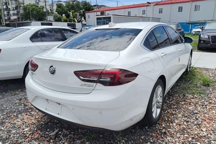 Used Buick Regal 2017 20T Elite Edition Rear Right 45 Deg