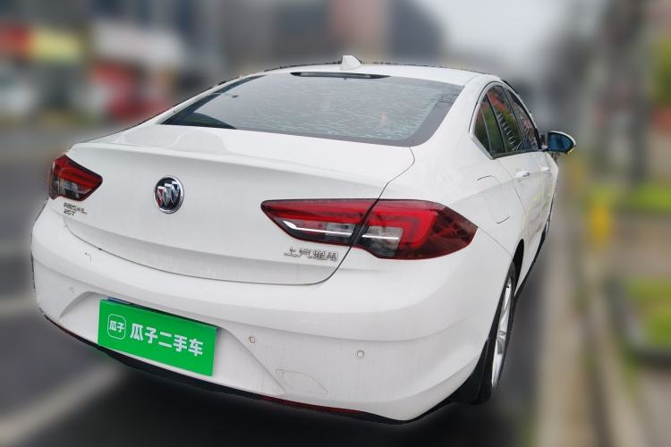 Used Buick Regal 2017 20T Elite Edition Rear Right 45 Deg