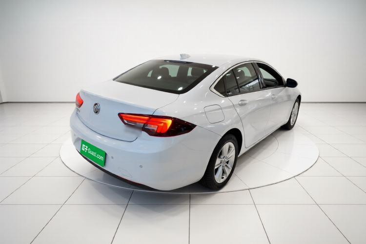 Used Buick Regal 2017 20T Elite Edition Rear Right 45 Deg