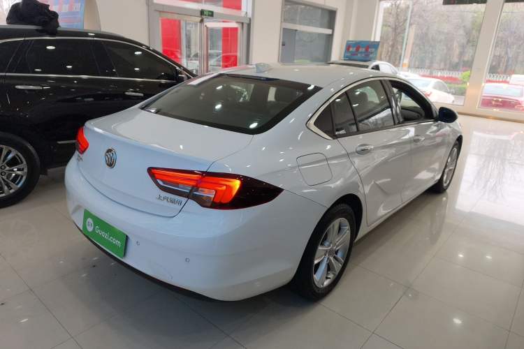 Used Buick Regal 2017 20T Elite Edition Rear Right 45 Deg