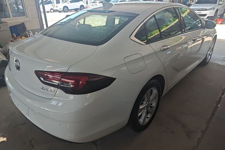 Used Buick Regal 2017 20T Elite Edition Rear Right 45 Deg