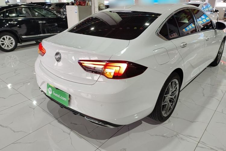 Used Buick Regal 2017 20T Elite Edition Rear Right 45 Deg