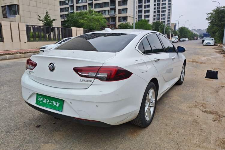 Used Buick Regal 2017 20T Elite Edition Rear Right 45 Deg