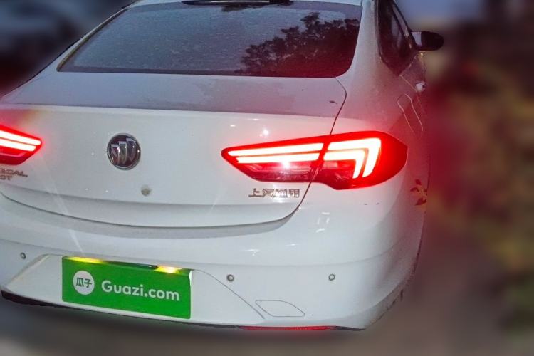 Used Buick Regal 2017 20T Elite Edition Rear Right 45 Deg