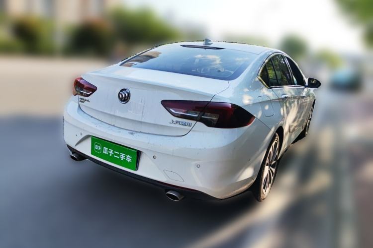 Used Buick Regal 2017 28T Luxury Edition Rear Right 45 Deg