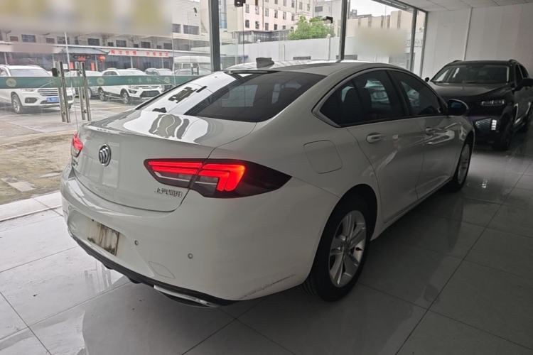 Used Buick Regal 2017 20T Elite Edition Rear Right 45 Deg