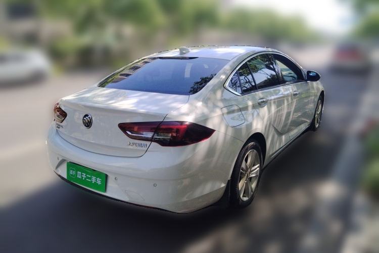Used Buick Regal 2017 20T Elite Edition Rear Right 45 Deg