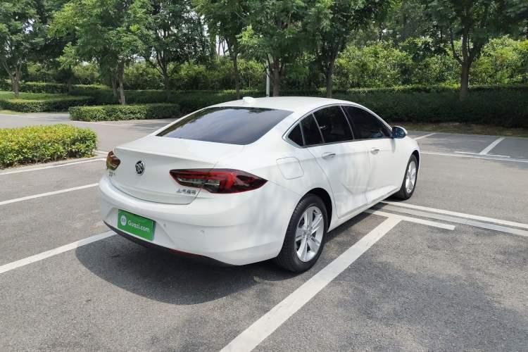 Used Buick Regal 2017 20T Elite Edition Rear Right 45 Deg
