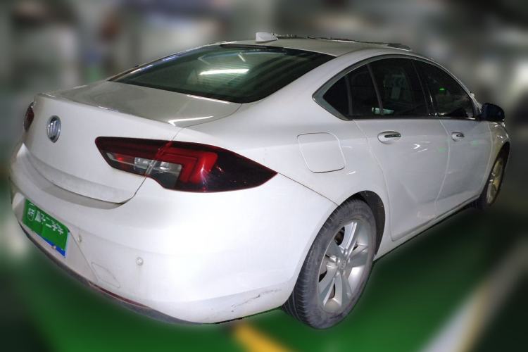 Used Buick Regal 2017 20T Elite Edition Rear Right 45 Deg