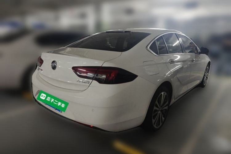 Used Buick Regal 2017 28T Luxury Edition Rear Right 45 Deg