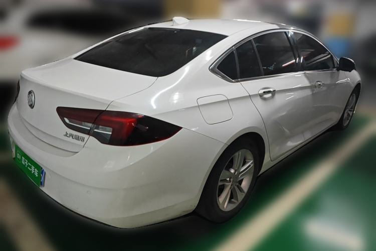 Used Buick Regal 2017 20T Elite Edition Rear Right 45 Deg