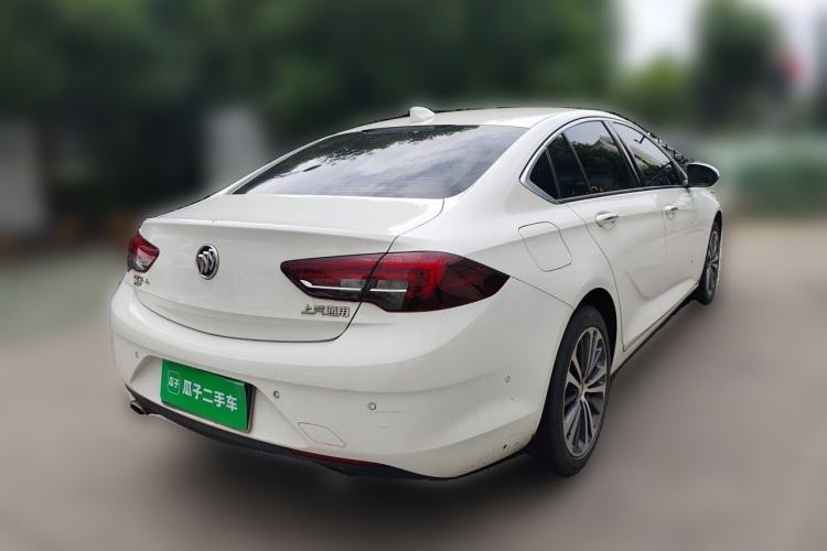 Used Buick Regal 2017 28T Luxury Edition Rear Right 45 Deg