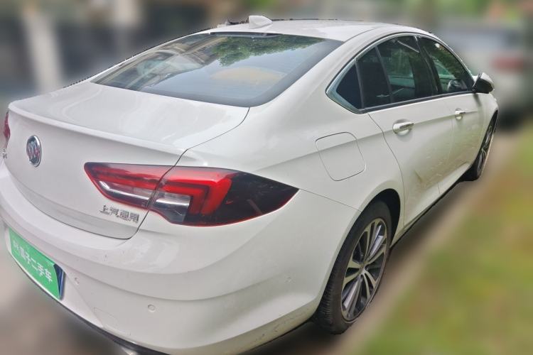 Used Buick Regal 2017 28T Luxury Edition Rear Right 45 Deg