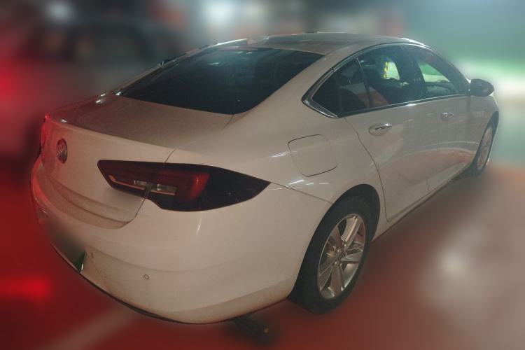 Used Buick Regal 2017 20T Elite Edition Rear Right 45 Deg