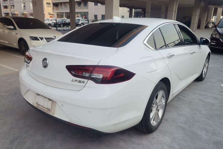 Used Buick Regal 2017 20T Elite Edition Rear Right 45 Deg