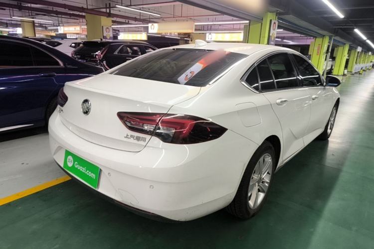 Used Buick Regal 2017 20T Elite Edition Rear Right 45 Deg