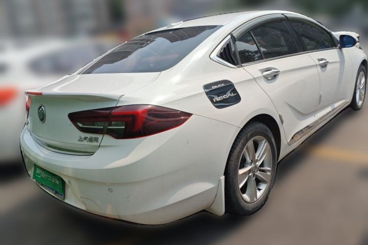 Used Buick Regal 2017 20T Elite Edition Rear Right 45 Deg