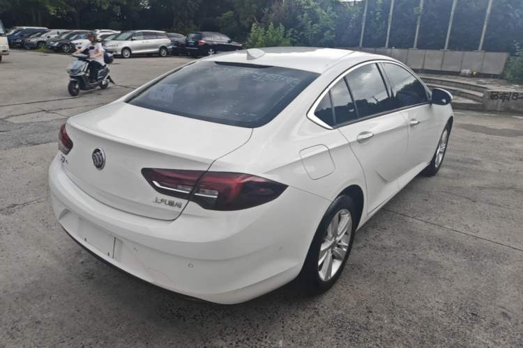 Used Buick Regal 2017 20T Luxury Model Rear Right 45 Deg
