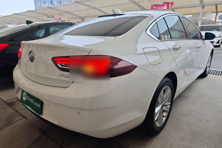 Used Buick Regal 2017 20T Elite Edition Rear Right 45 Deg