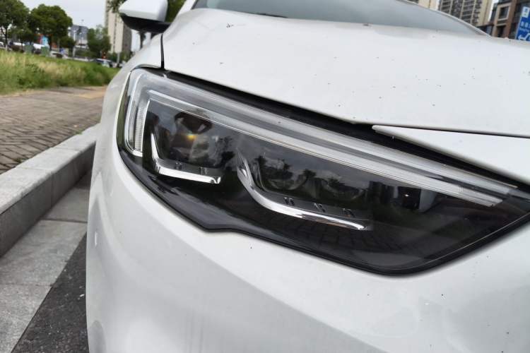 Used Buick Regal 2017 28T Prestige Model Right Front Headlight