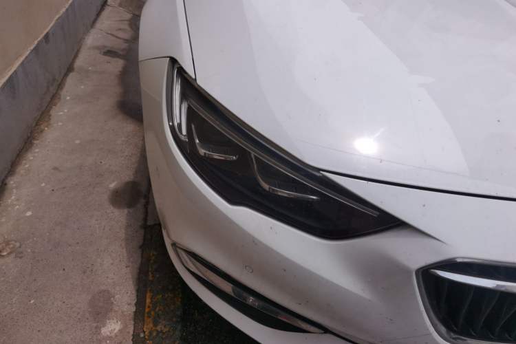 Used Buick Regal 2017 20T Luxury Model Right Front Headlight