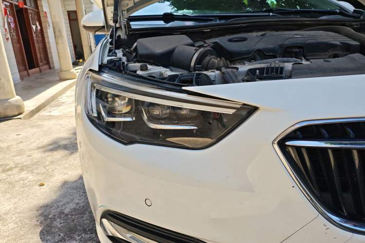 Used Buick Regal 2017 20T Luxury Model Right Front Headlight