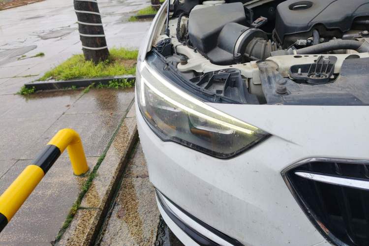 Used Buick Regal 2017 20T Elite Edition Right Front Headlight