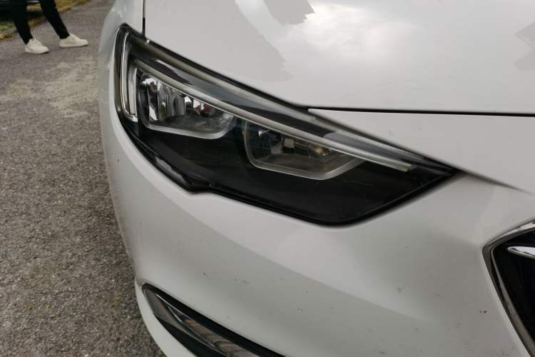 Used Buick Regal 2017 20T Elite Edition Right Front Headlight
