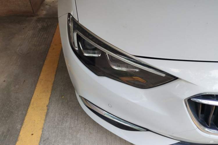 Used Buick Regal 2017 28T Prestige Model Right Front Headlight