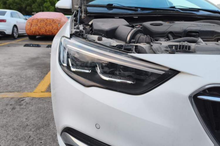 Used Buick Regal 2017 20T Luxury Model Right Front Headlight