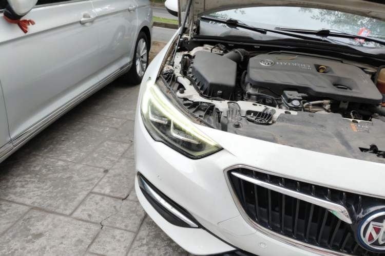 Used Buick Regal 2017 30H Luxury Version Right Front Headlight