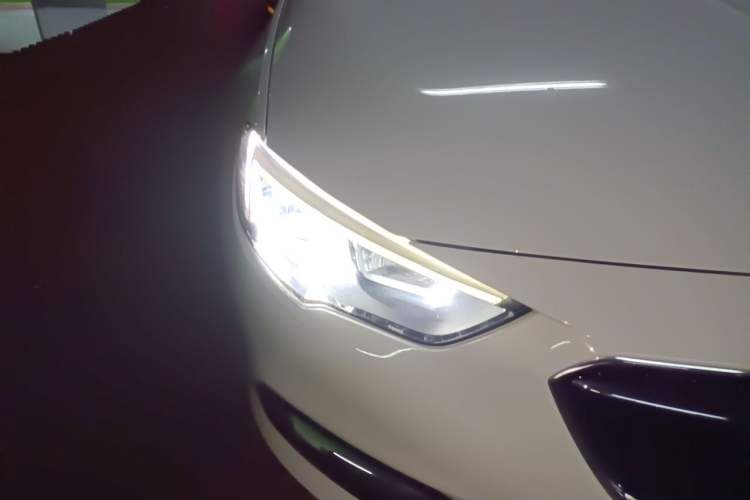 Used Buick Regal 2017 20T Elite Edition Right Front Headlight