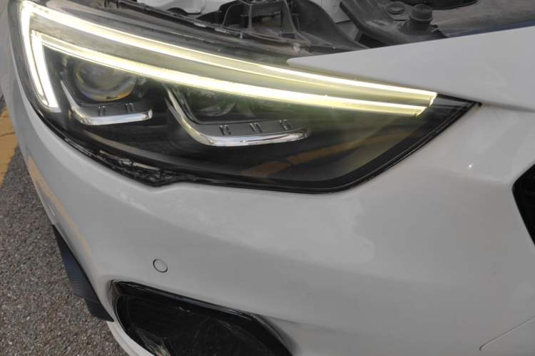 Used Buick Regal 2017 20T Luxury Model Right Front Headlight