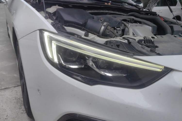 Used Buick Regal 2017 GS 28T Prestige Model Right Front Headlight