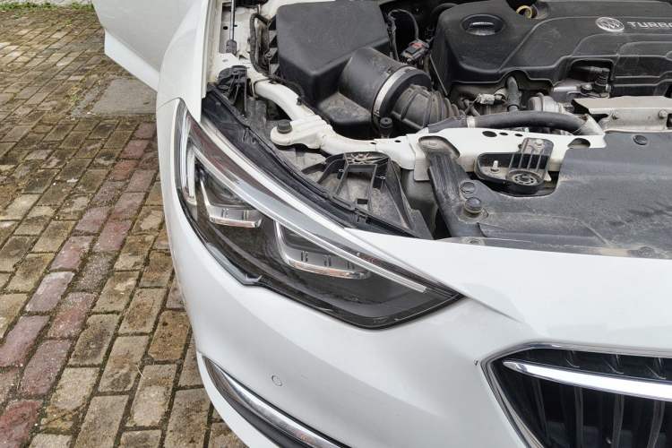Used Buick Regal 2017 20T Luxury Model Right Front Headlight