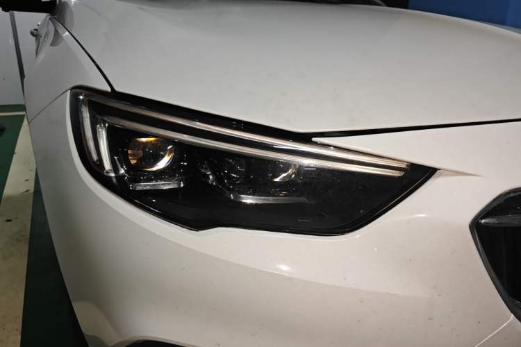 Used Buick Regal 2017 20T Elite Edition Right Front Headlight