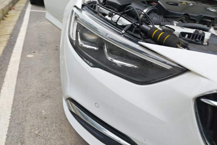 Used Buick Regal 2017 20T Luxury Model Right Front Headlight
